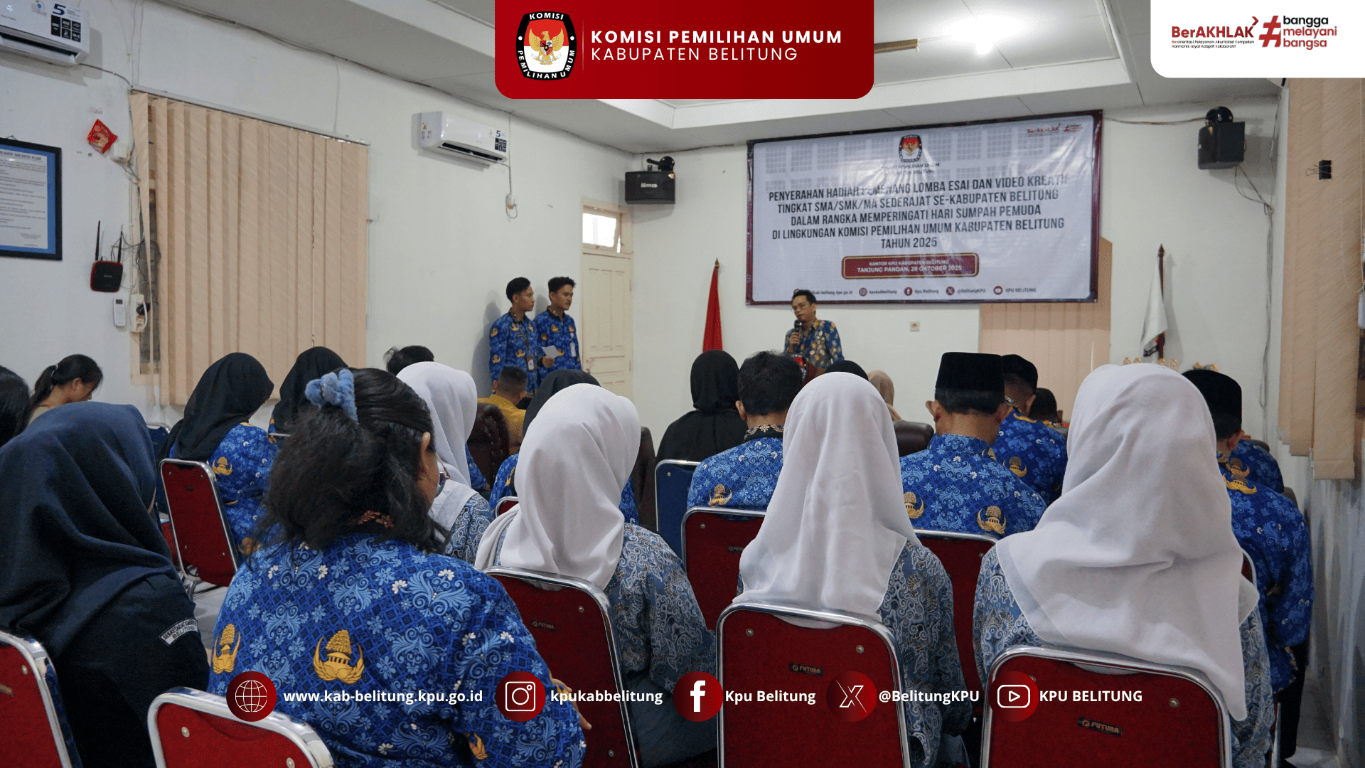 Penyerahan Hadiah Pemenang Lomba Esai dan Video Kreatif